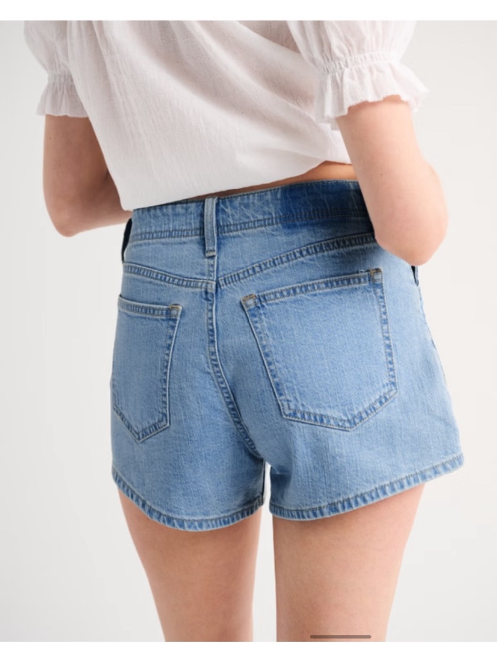 Abercrombie High Rise Linen-Blend Denim Short 3in - Picture 3 of 6